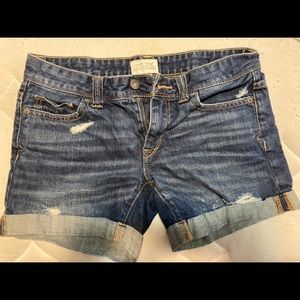 RIPPED AEROPOSTALE SHORTS
